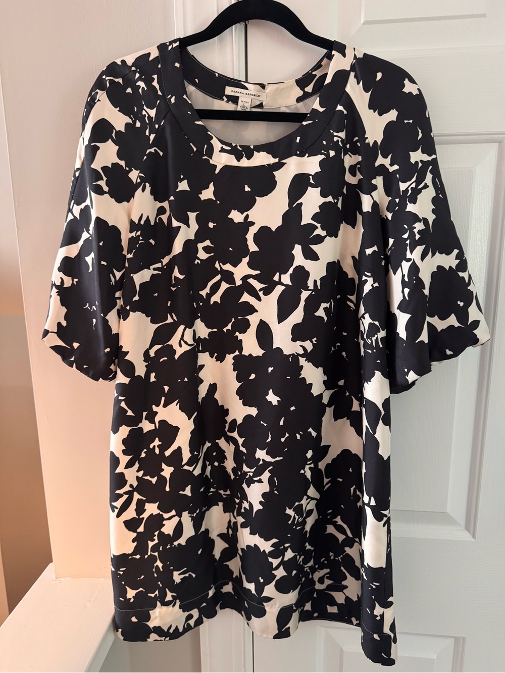 Banana Republic 100% Silk Floral Shift Dress